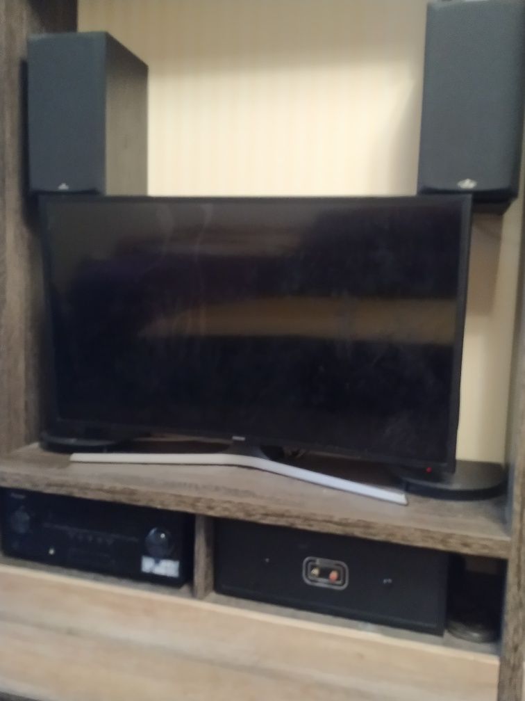 Телевізор Samsung ue40ku6172uxxh