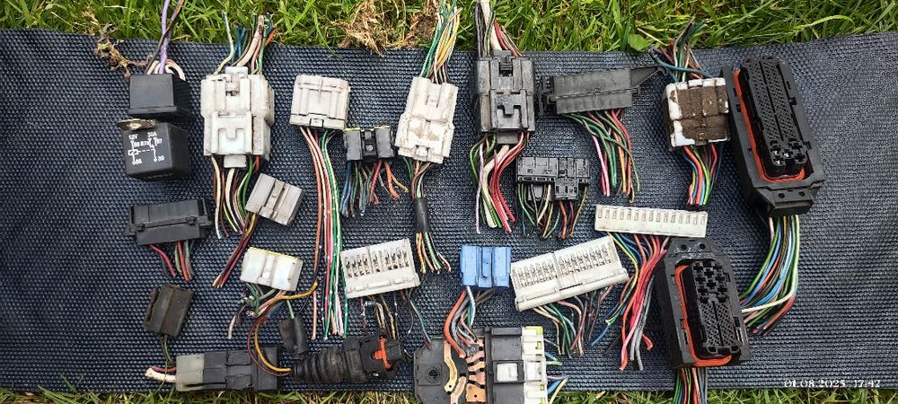 Роз'єми, електричні блоки, проводка авто,  релешки, Opel frontera B