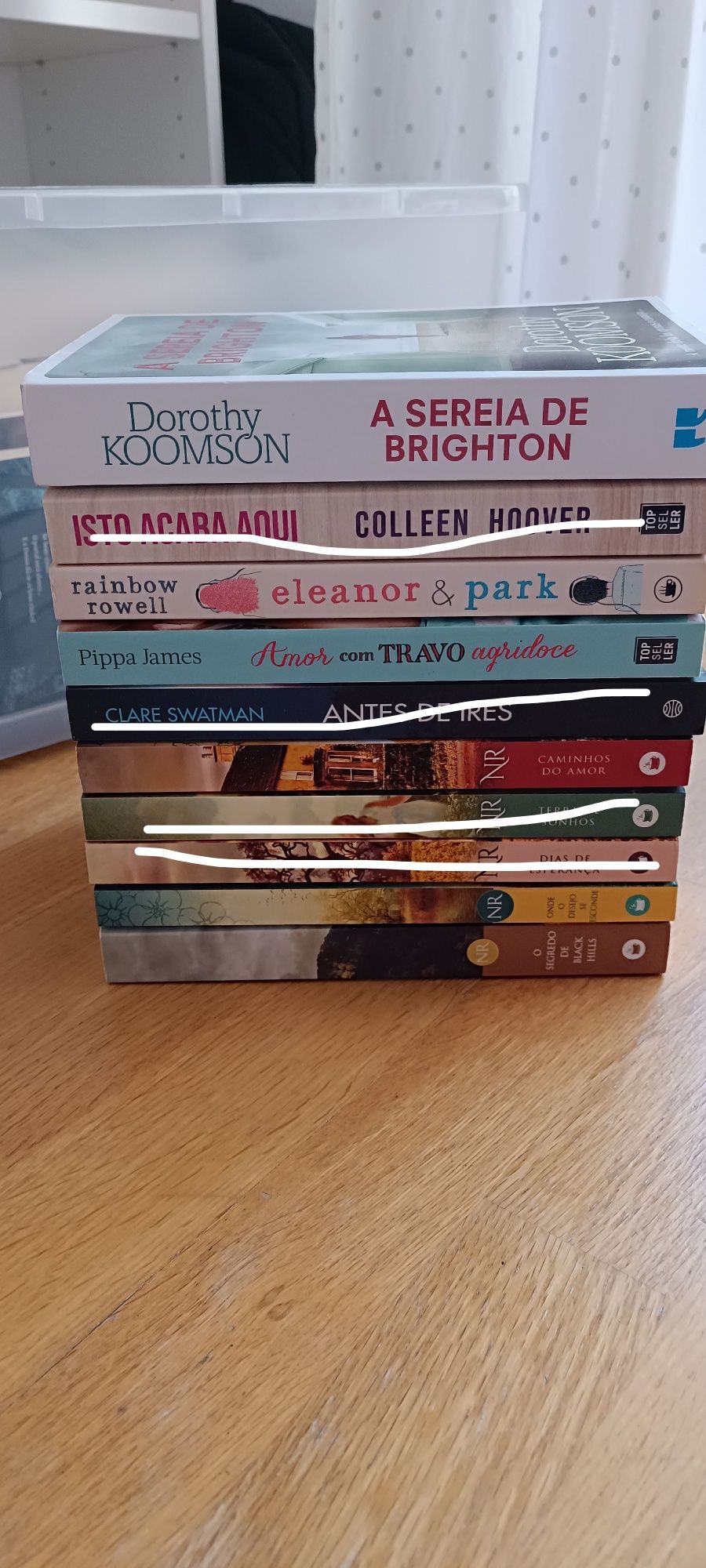 Livros novos para desocupar vários preços, desde 3€