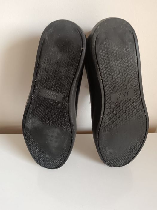 Botas pretas, homem da JAK