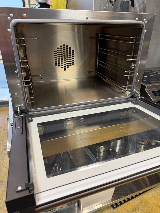 Конвекційна піч Unox