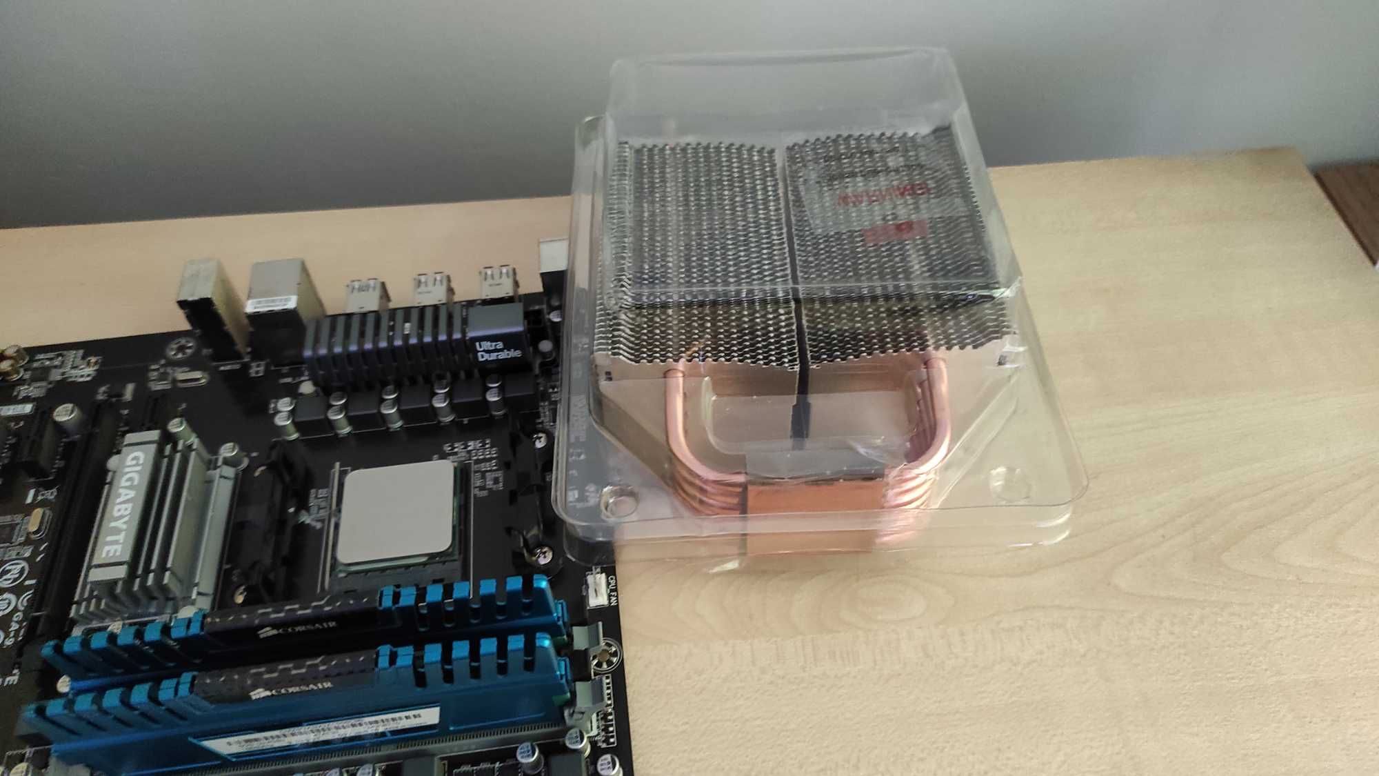 Płyta główna Gigabyte 970a ds3p plus procesor AMD FX8120 i ram Corsair