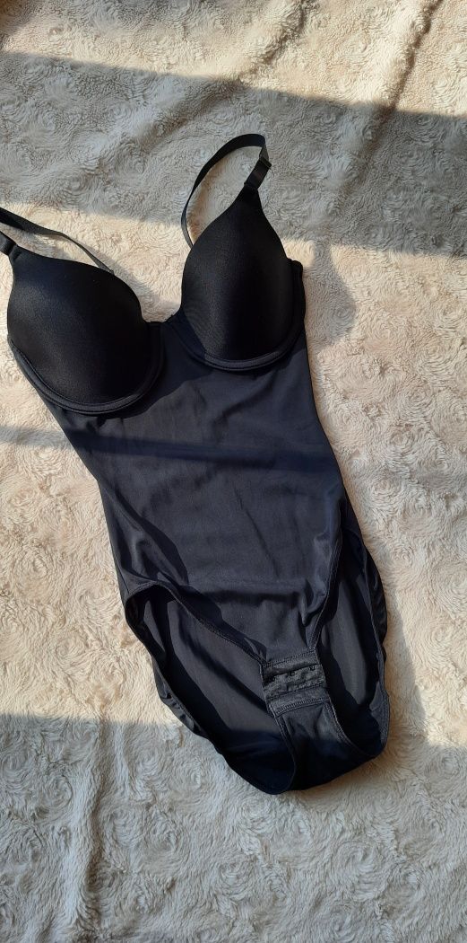 Czarne obcisłe body modelujące Flexees rozmiar 34C