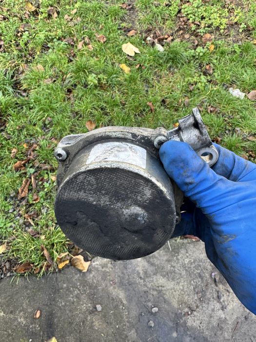 Насос вакуумний M57N2 BMW