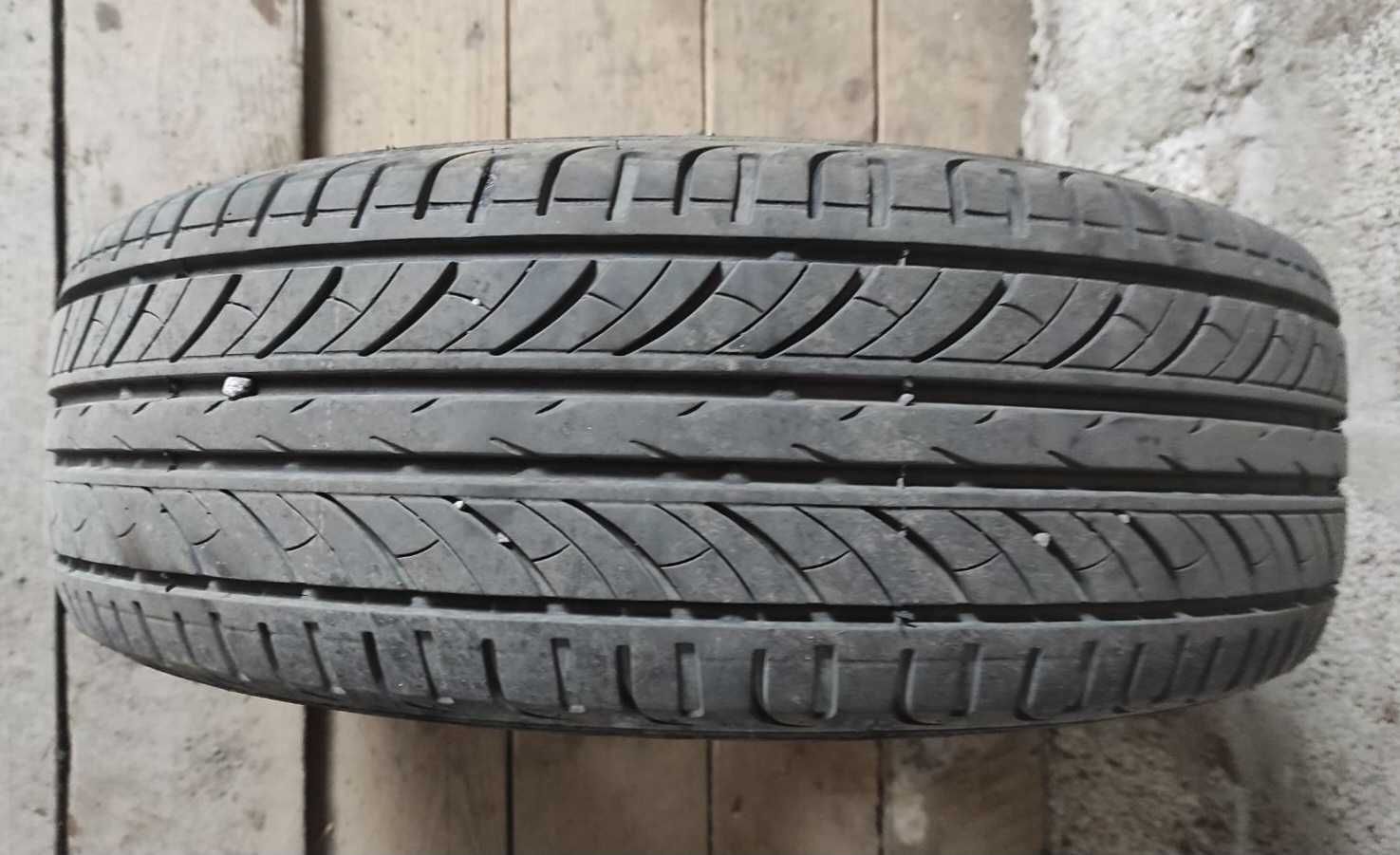 Автомобільні літні шини на дисках