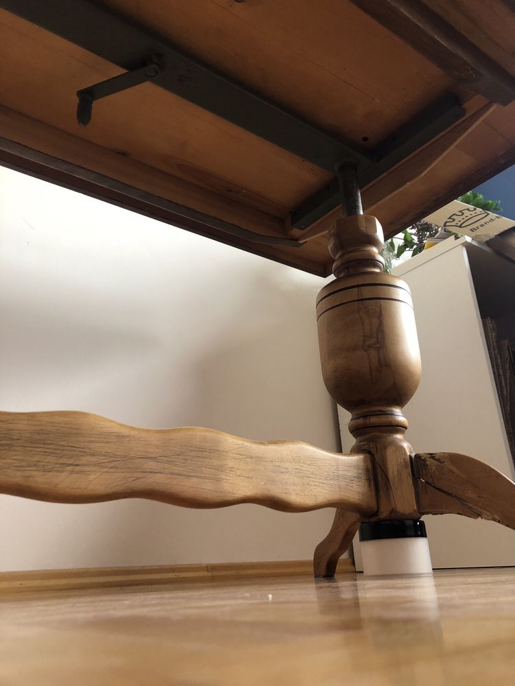 Stół drewniany /ława drewniana 130x70cm nierozkładany uszkodzona nóżka