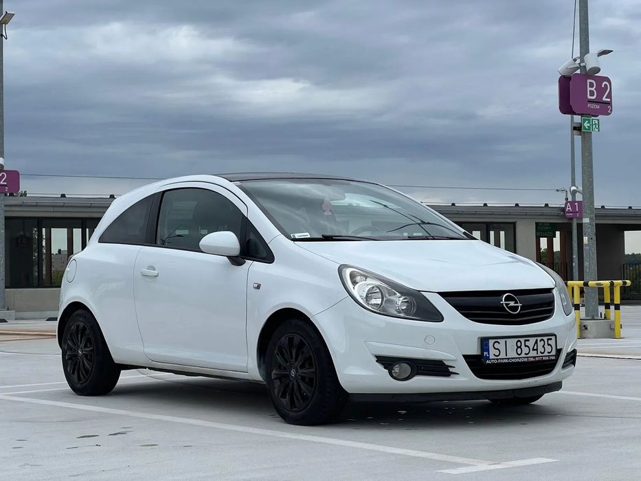 Opel Corsa Black & White | Niski przebieg | Klimatyzacja