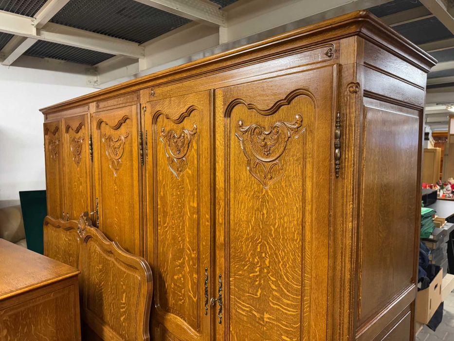 Sypialnia Ludwik szafa pięciodrzwiowa komoda łóżko szafki nocne zestaw