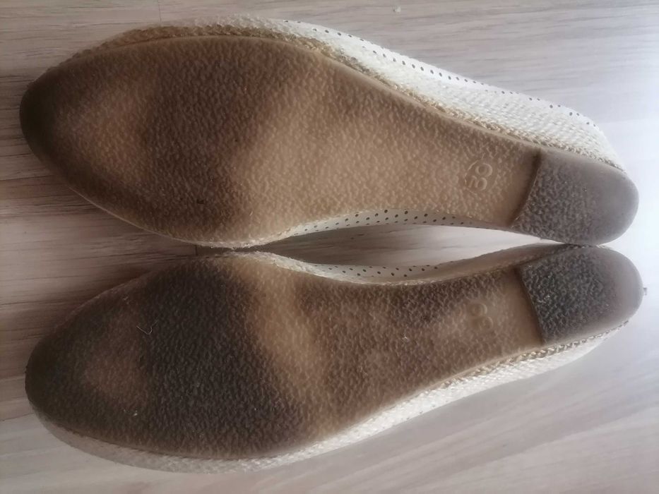 Buty na koturnie