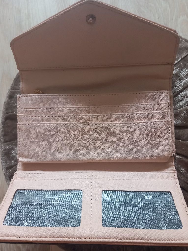 Louis vuitton duży damski portfel