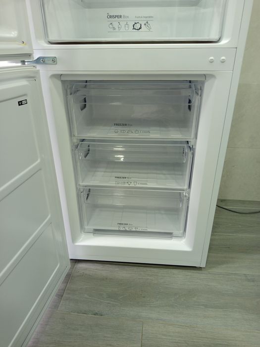 Frigorífico becken com dispensador de água