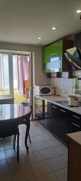 Продам 2 комнатную квартиру ,ул..