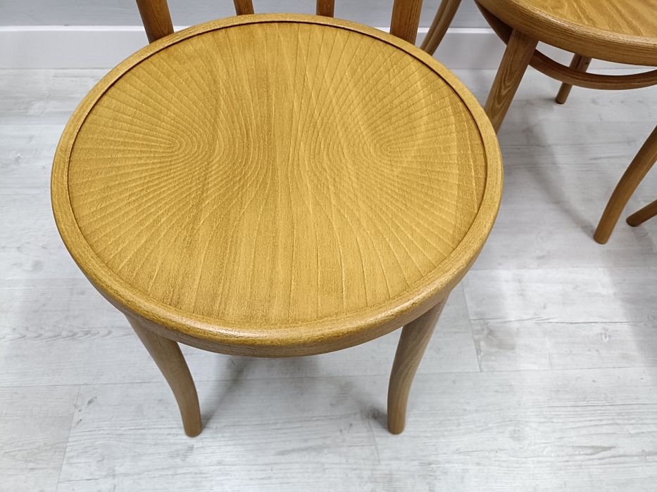 Krzesła drewniane Fameg a18 po renowacji dostępne 30szt.