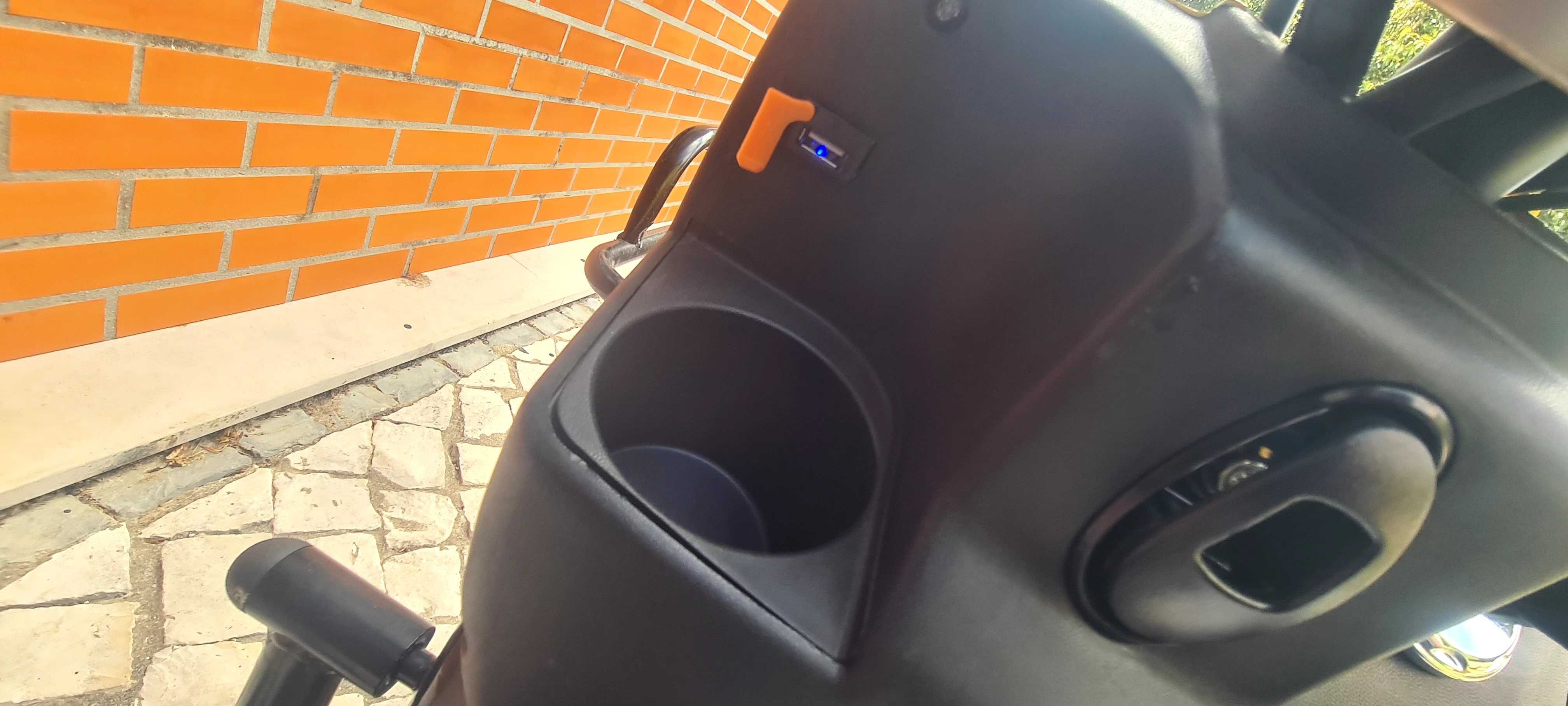 Scooter Elétrica  (Usada como nova ainda com plásticos de compra)