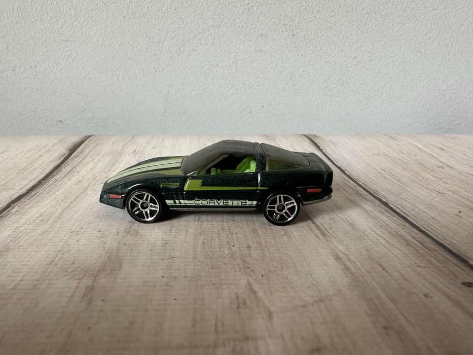 Hot wheels 1980 chevrolet  Corvette  1:64