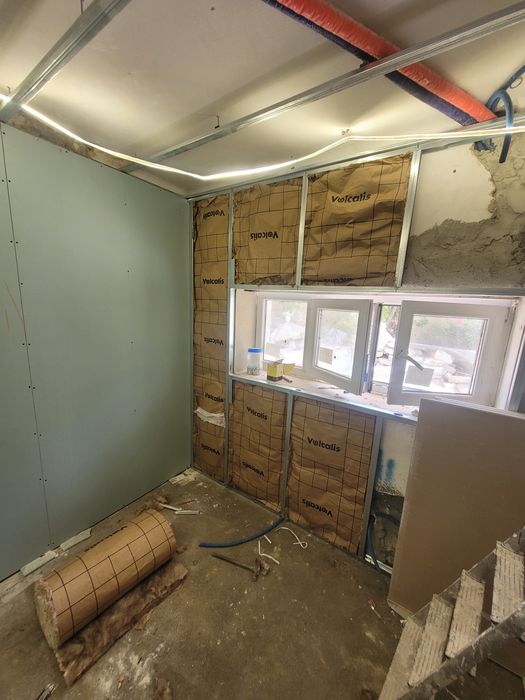 Faço pequeno  trabalho de pladur parte de barar pintura interna lixar