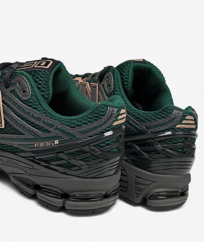 Оригінальні Кросівки New balance 1906r