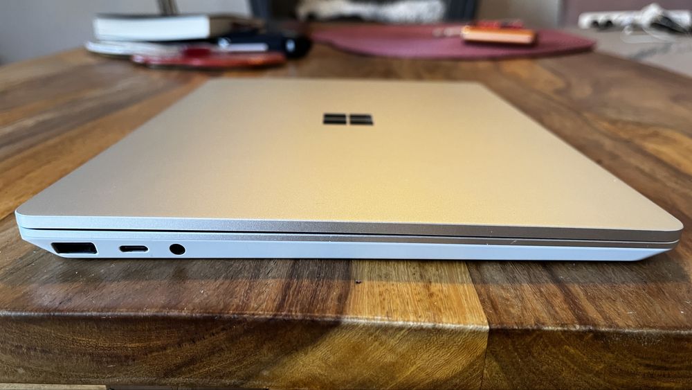 Microsoft Surface Laptop Go i5/8GB/256 – idealny