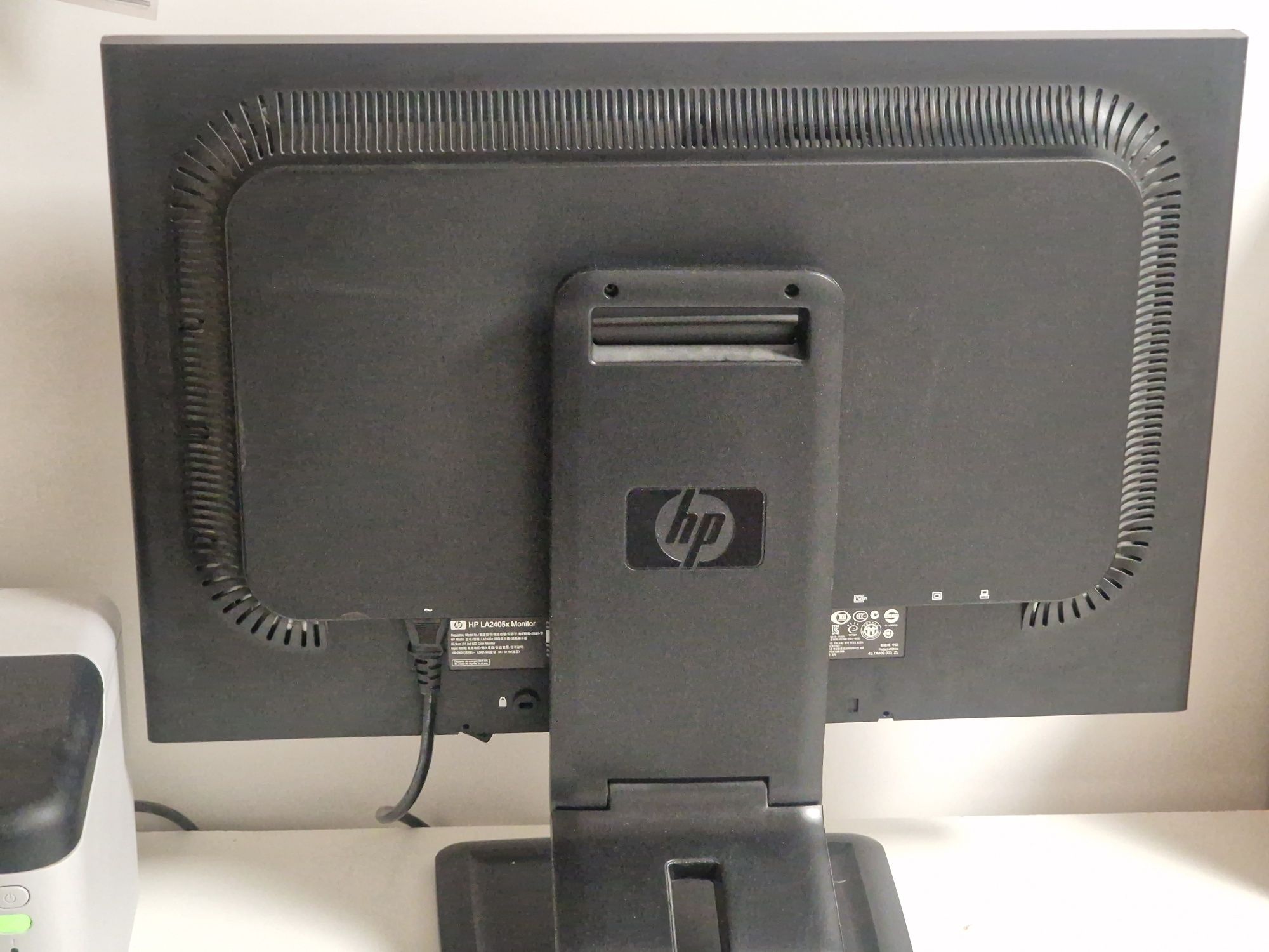 Monitor LCD HP LA2405x 24" Pivot full hd