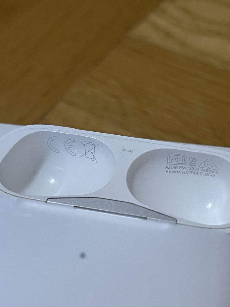 AirPods Pro 1 кейс MagSafe (оригінал) з коробкою