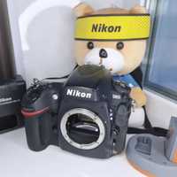 Nikon D800 + дадатковий АКБ та зарядка