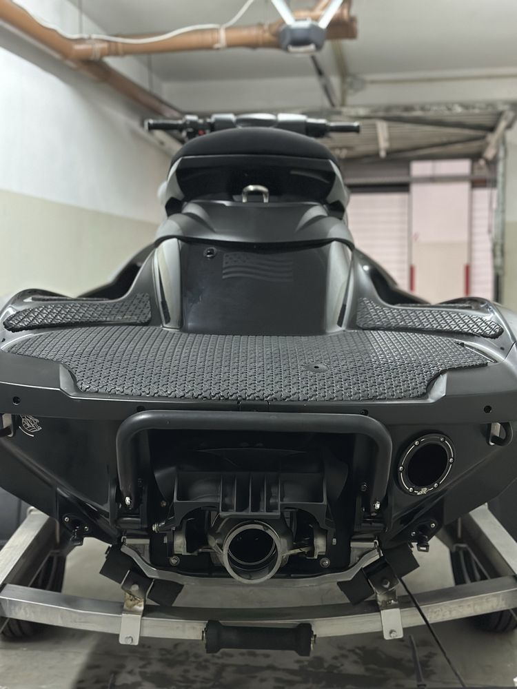 Yamaha FZS WaveRunner