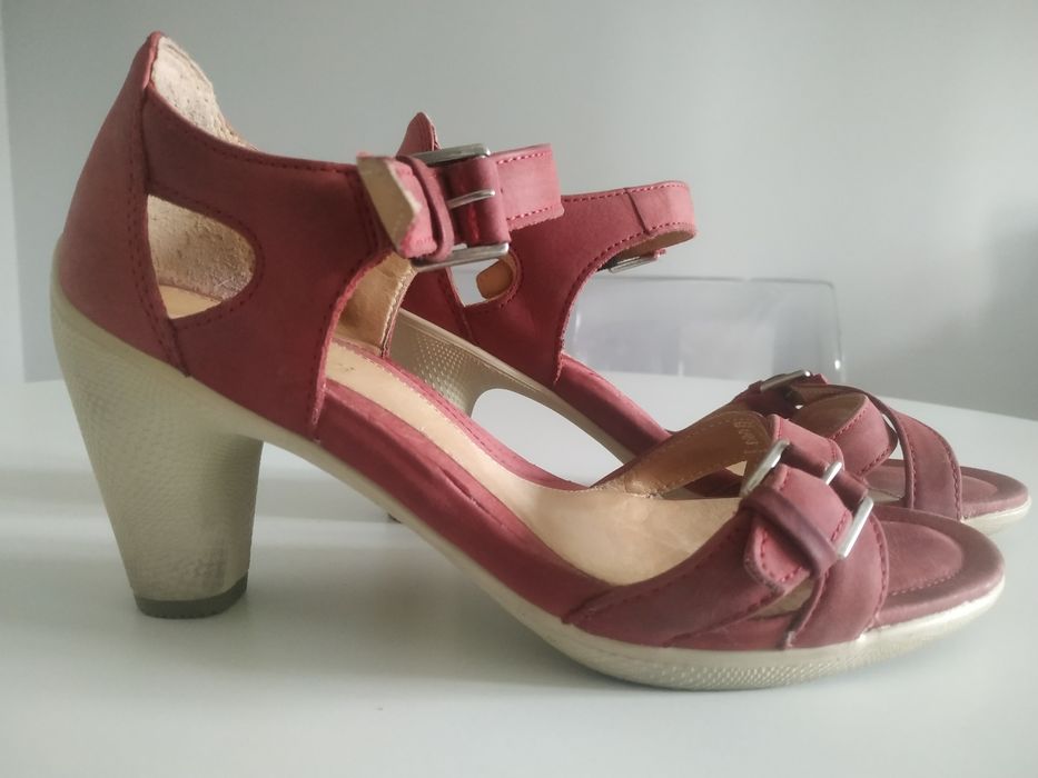 Ecco, sandały w kolorze czerwonym, rozmiar 37