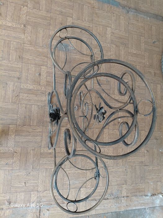 Стійка для одягу та квітів