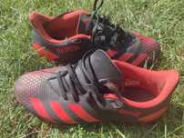 Buty do pilki adidas Predator czarno-czerwone