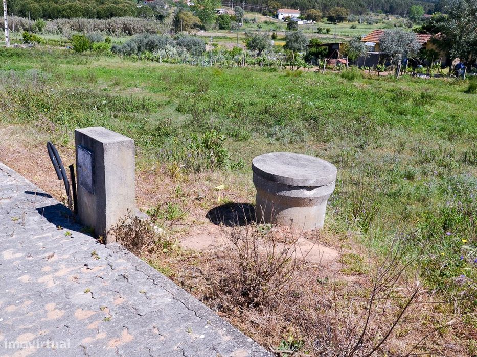 Terreno destinado à construção de Moradia