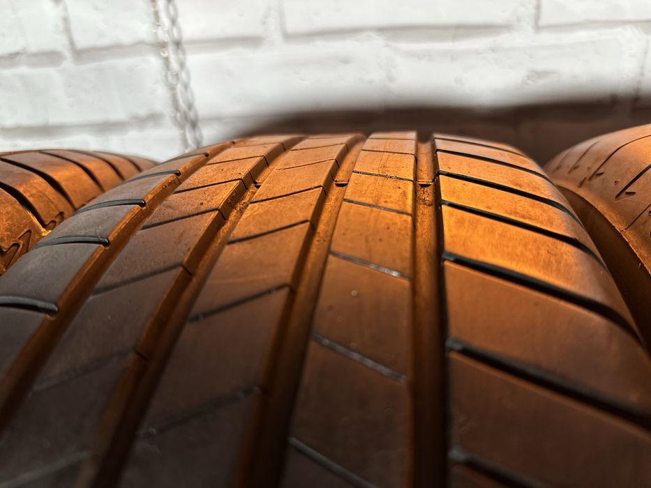Комплект і пара 225 60 18 Bridgestone колеса разина шини