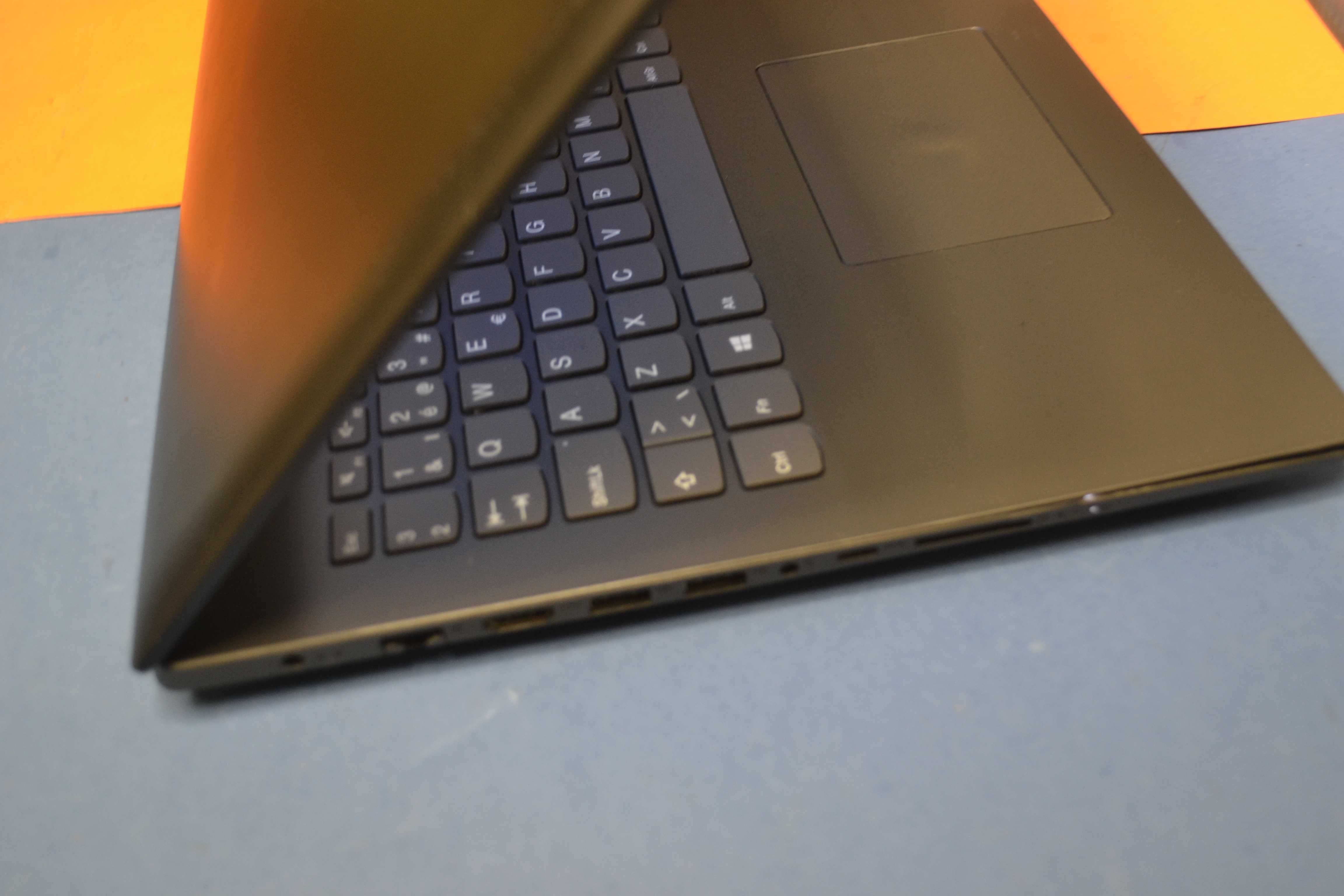 Laptop LENOVO IdeaPad 330, i5-8250U, 256SSD, 12gb, 15,6 cali FHD