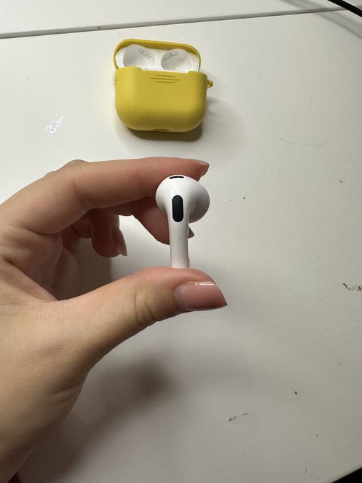 AirPods 3 б/у без одгого навушника