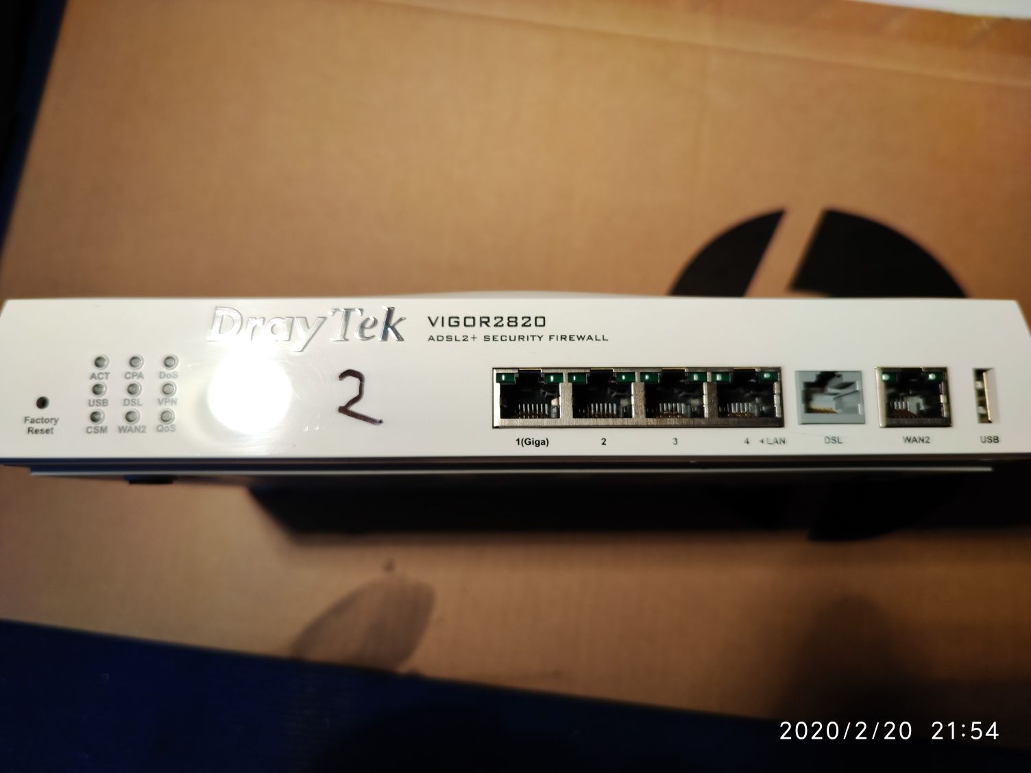 Firewall Draytek modelo Vigor 2820