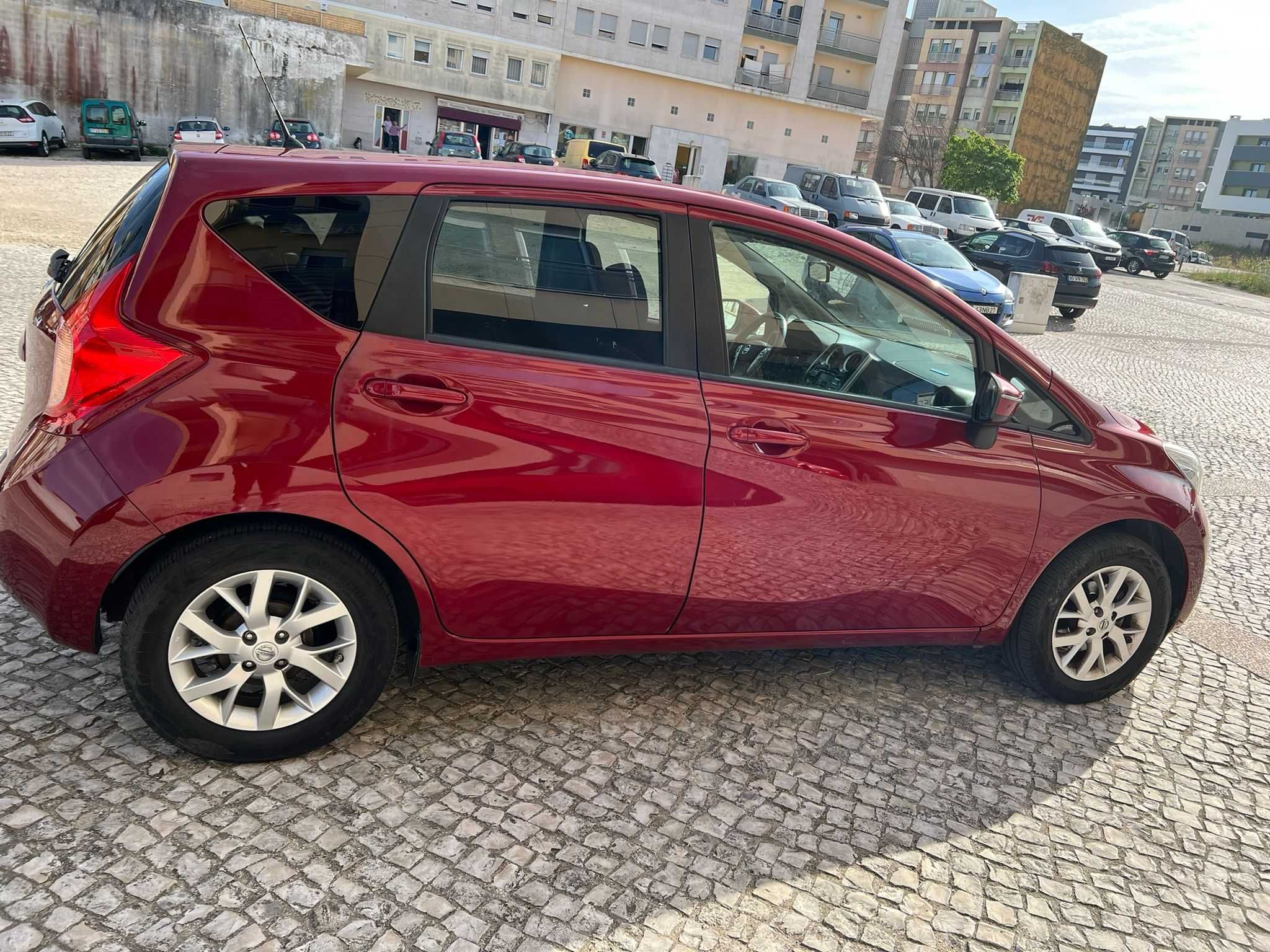 Nissan Note com apenas um dono c todas as manutenções feitas na NISSAN