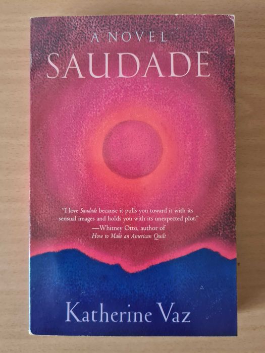 Livro "Saudade" de Katherine Vaz
