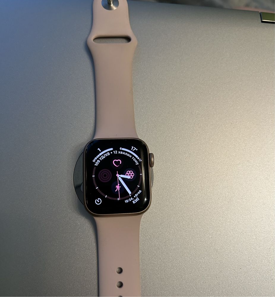 продам власні Apple watch se