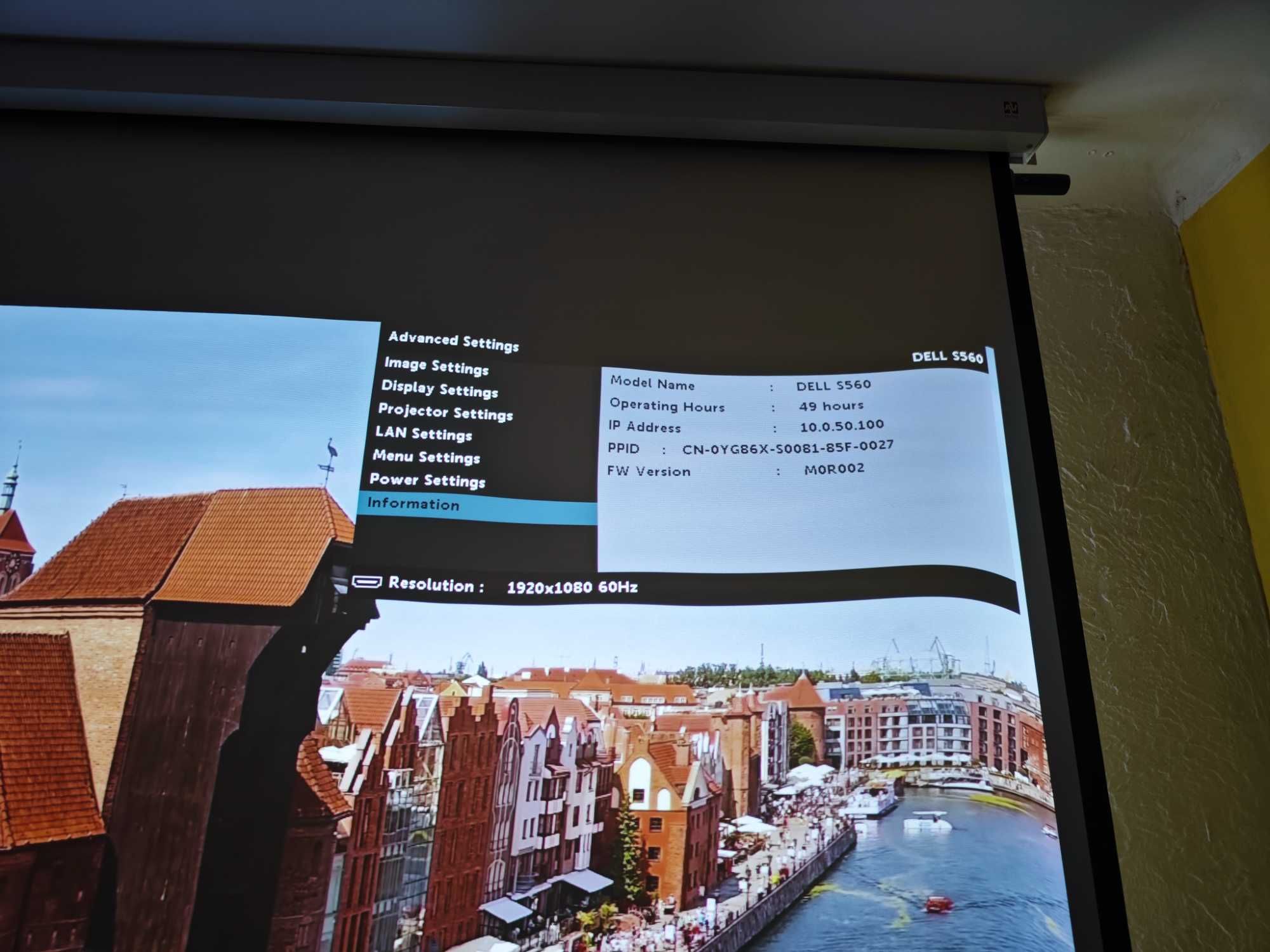 projektor UST full hd Dell S560 + ekran ellite screen