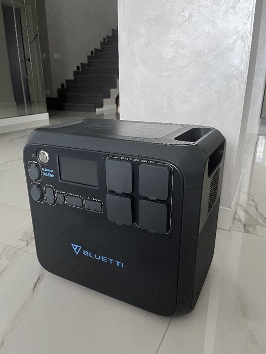 Bluetti 2200W AC200MAX