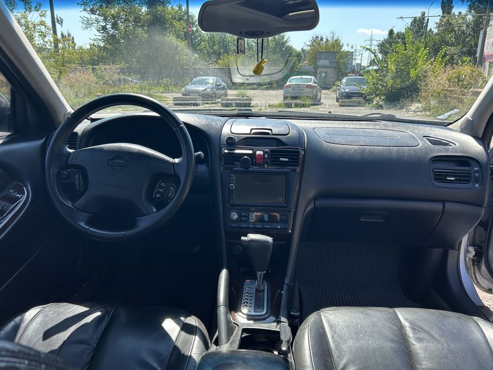 Nissan maxima 2000