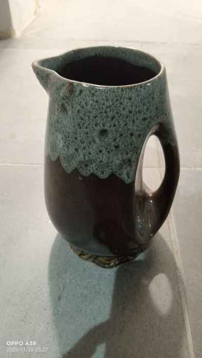 Jarra antiga em grés