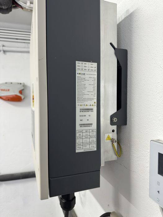 3 paineis solares e inversor como novos