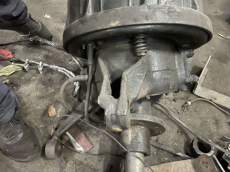 Продам Кулаки Урал лівий, правий нові .