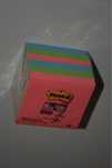 Lot nr 25 – Kostka karteczek Post-it 3M Super Sticky – WYPRZEDAŻ