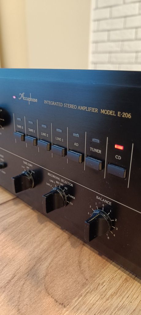 Accuphase E 206 piękny wzmacniacz