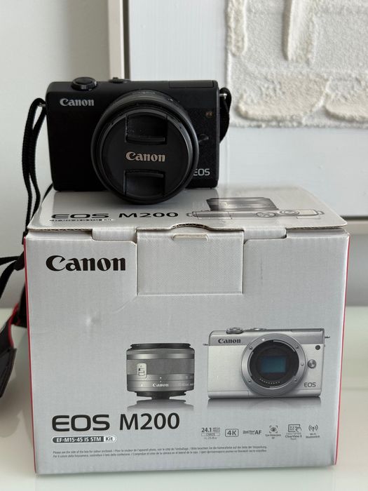 Canon EOS M200 Preta