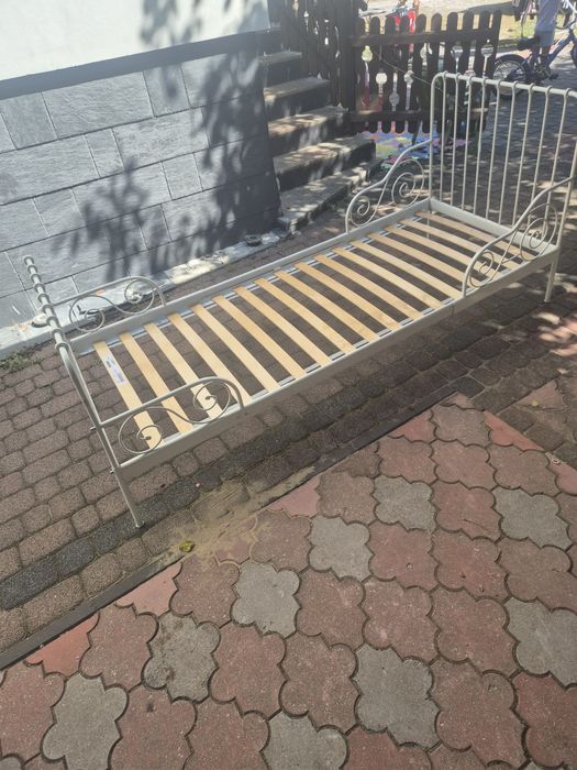 Łóżko metalowe ikea