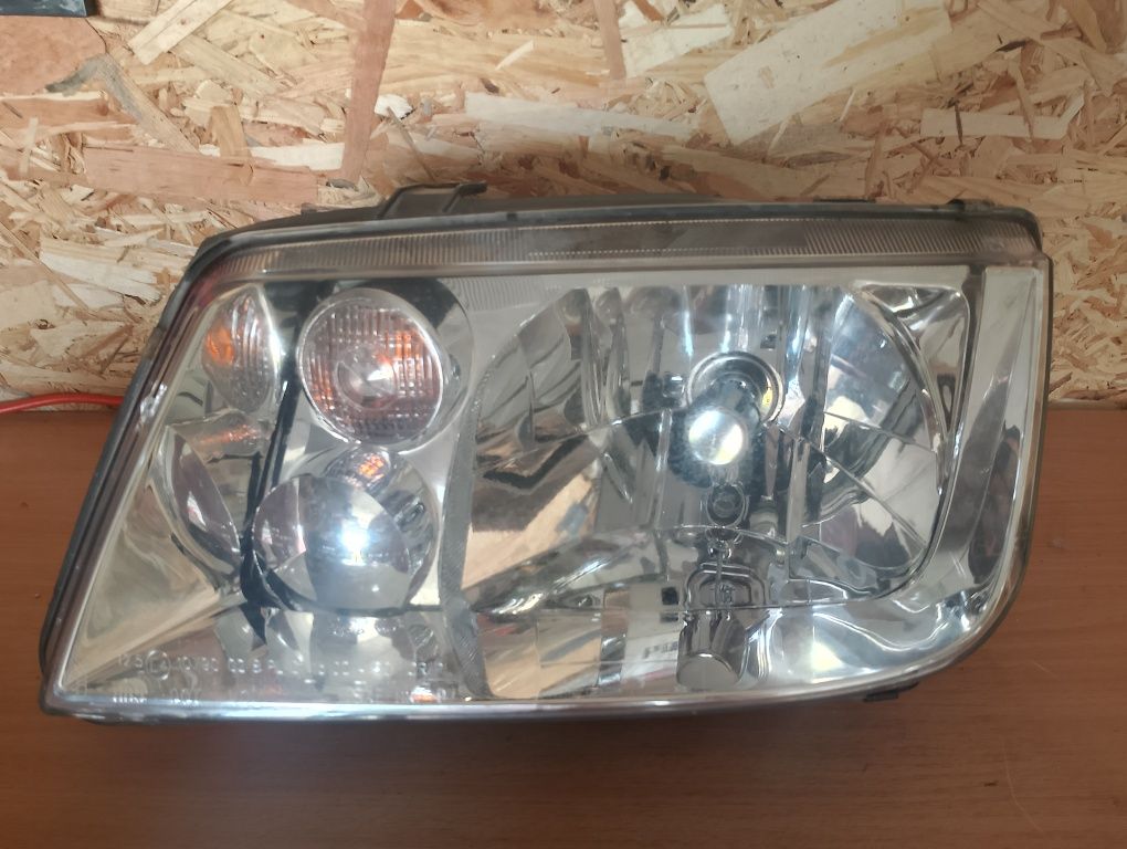Ліва передня фара volkswagen Bora