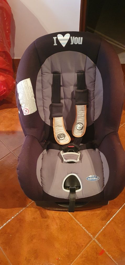 Cadeira isofix marca babideal