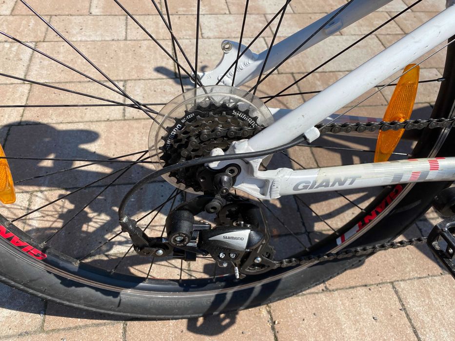 Rower dziecięcy GIANT dla dziecka w wieku około 8-12 lat